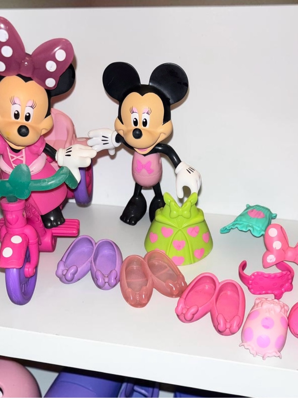 Disney Minnie Mouse Dress-Up Playset in Pink, Purple, Green